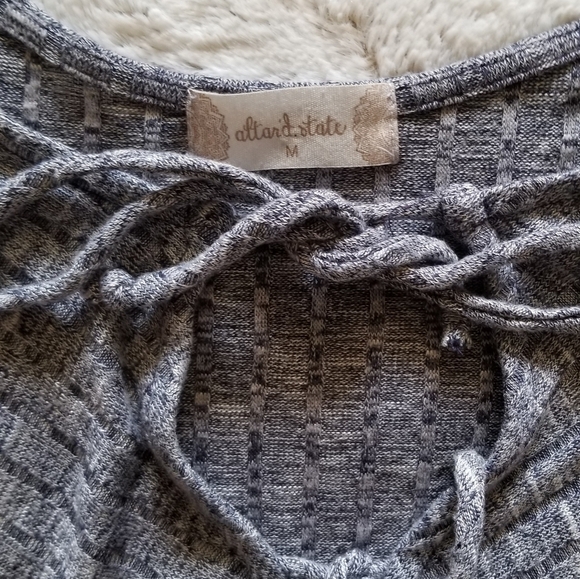 Altar'd State Blue Gray Tie Front Longsleeve Top M - Picture 4 of 7
